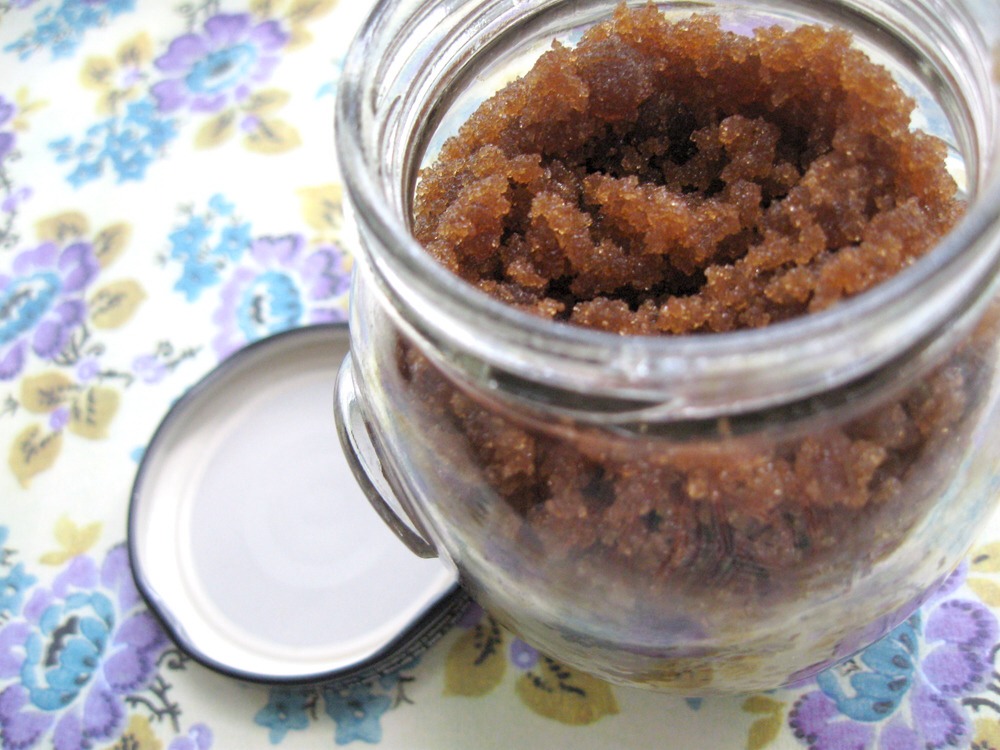DIY Almond And Honey Face Scrub pics DIY Almond And Honey Face Scrub photo