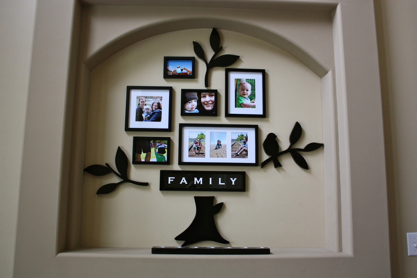 Awesome WayS To Display Family Photos. awesome family trees included