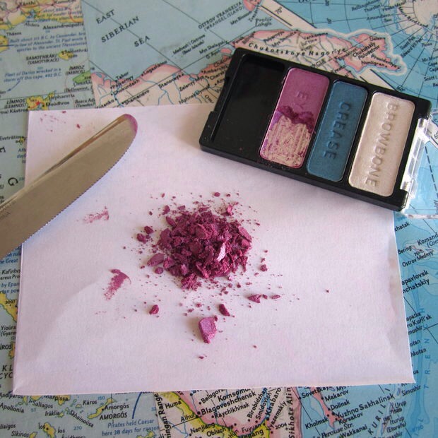 How To Use Craft Glitter As Eyeshadow How To Use Craft Glitter As Eyeshadow