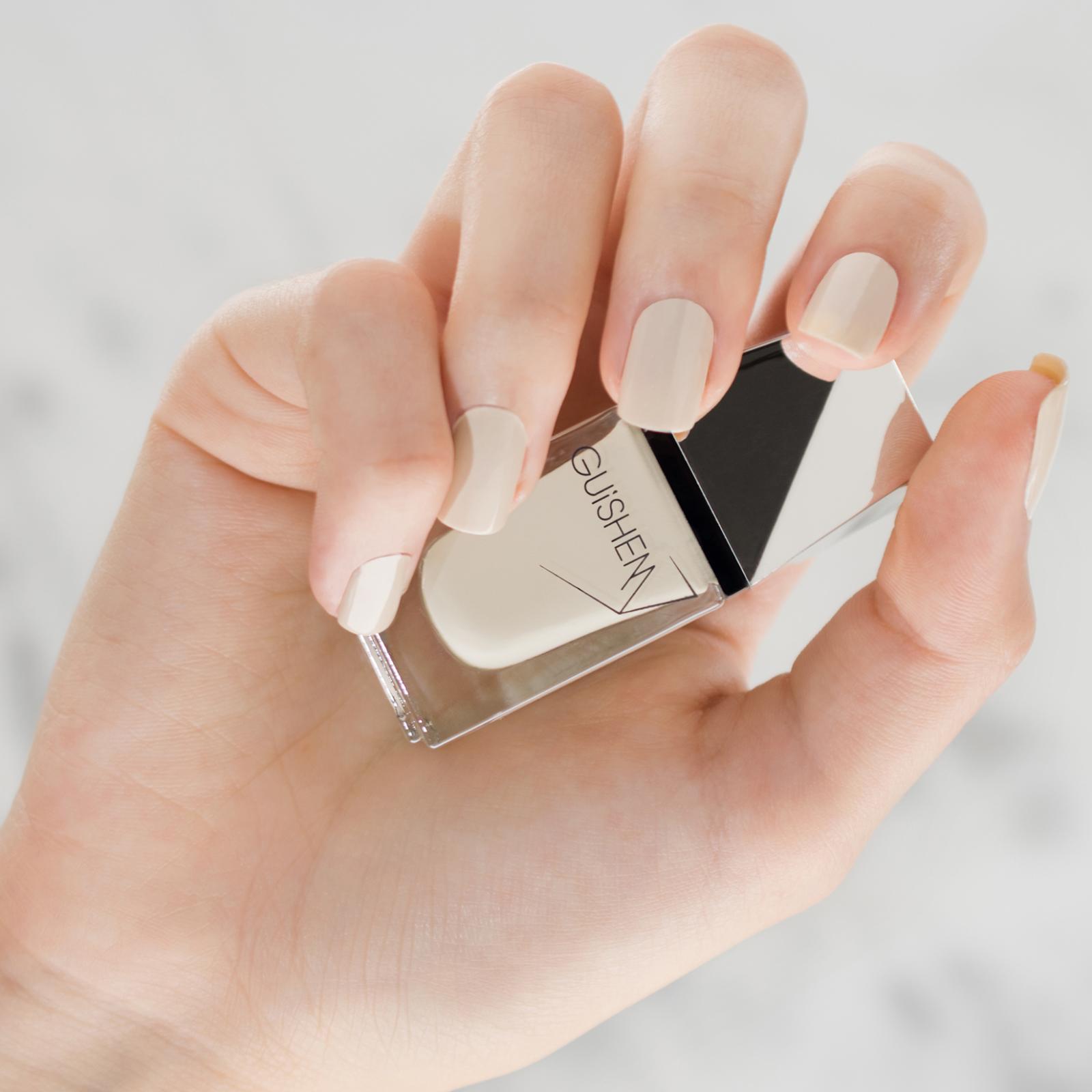 GUiSHEM Premium Nail Lacquer Crème Pale Beige, Creme Brulee - 300 GUiSHEM Premium Nail Lacquer Crème Pale Beige, Creme Brulee - 300