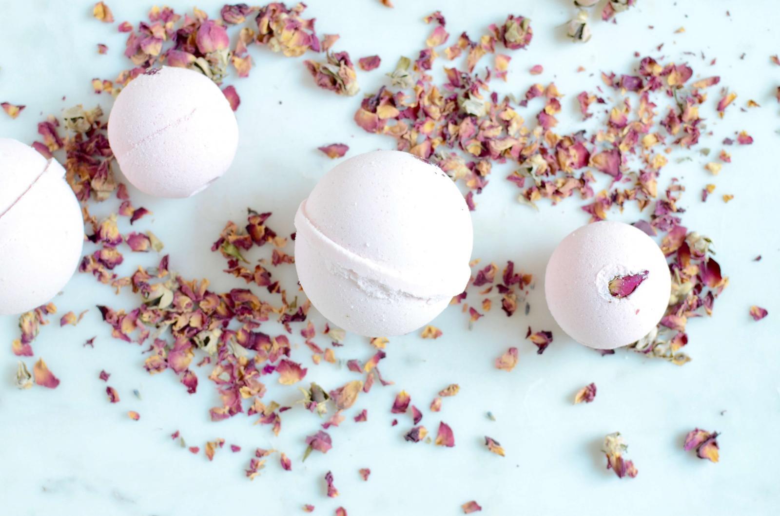 Rose Aromatherapy Bath Bomb