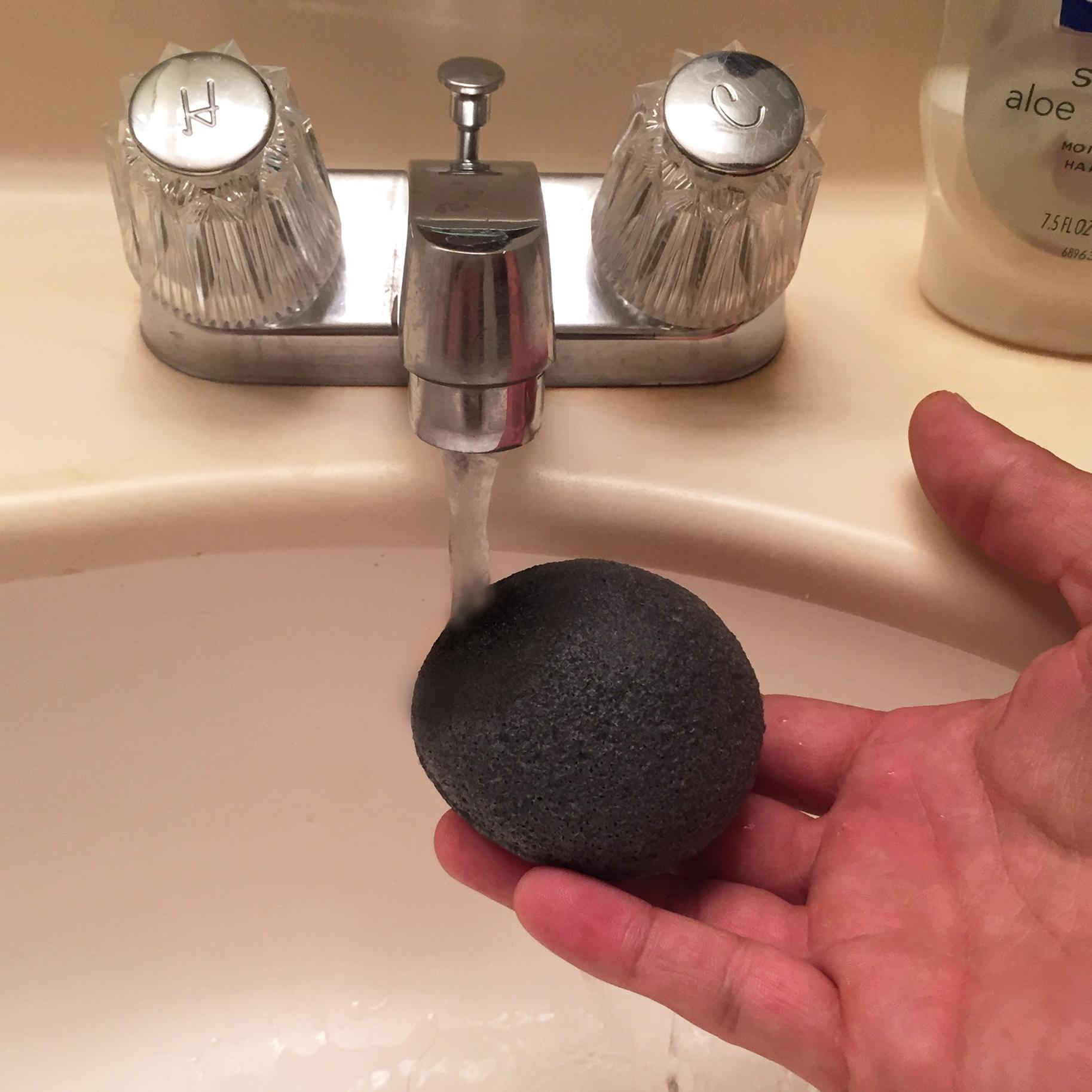 Bamboo charcoal konjac sponge detoxifying exfoliating by the