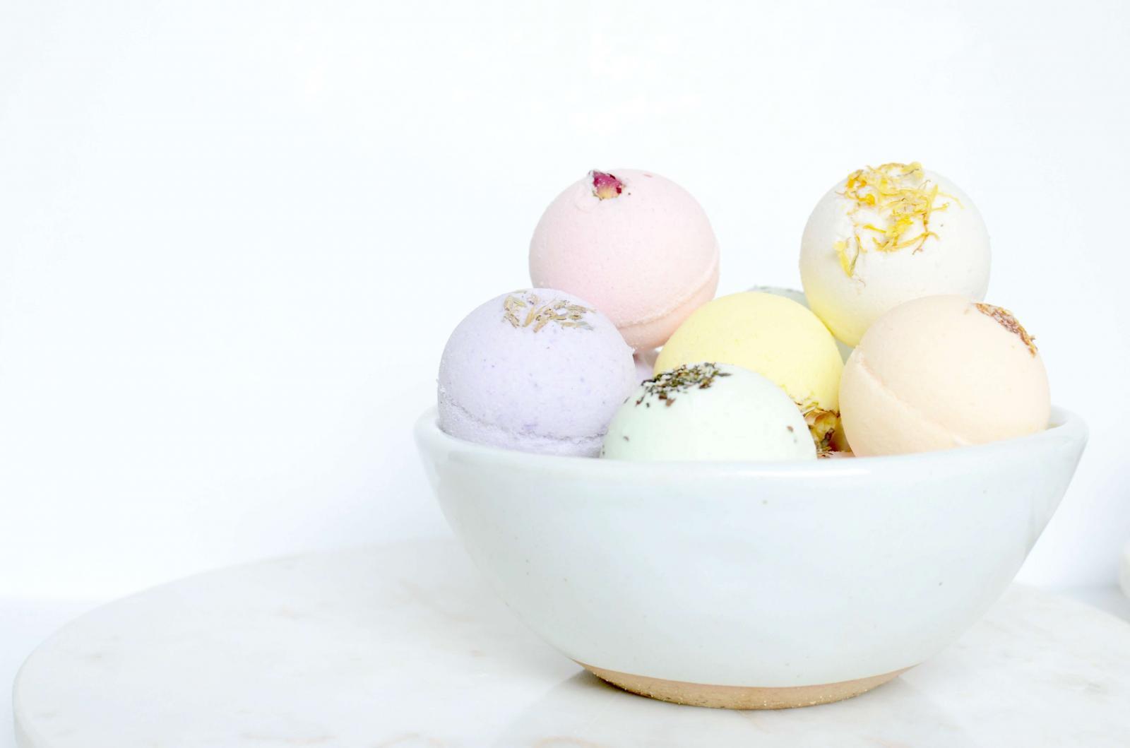 Rose Aromatherapy Bath Bomb - image 3