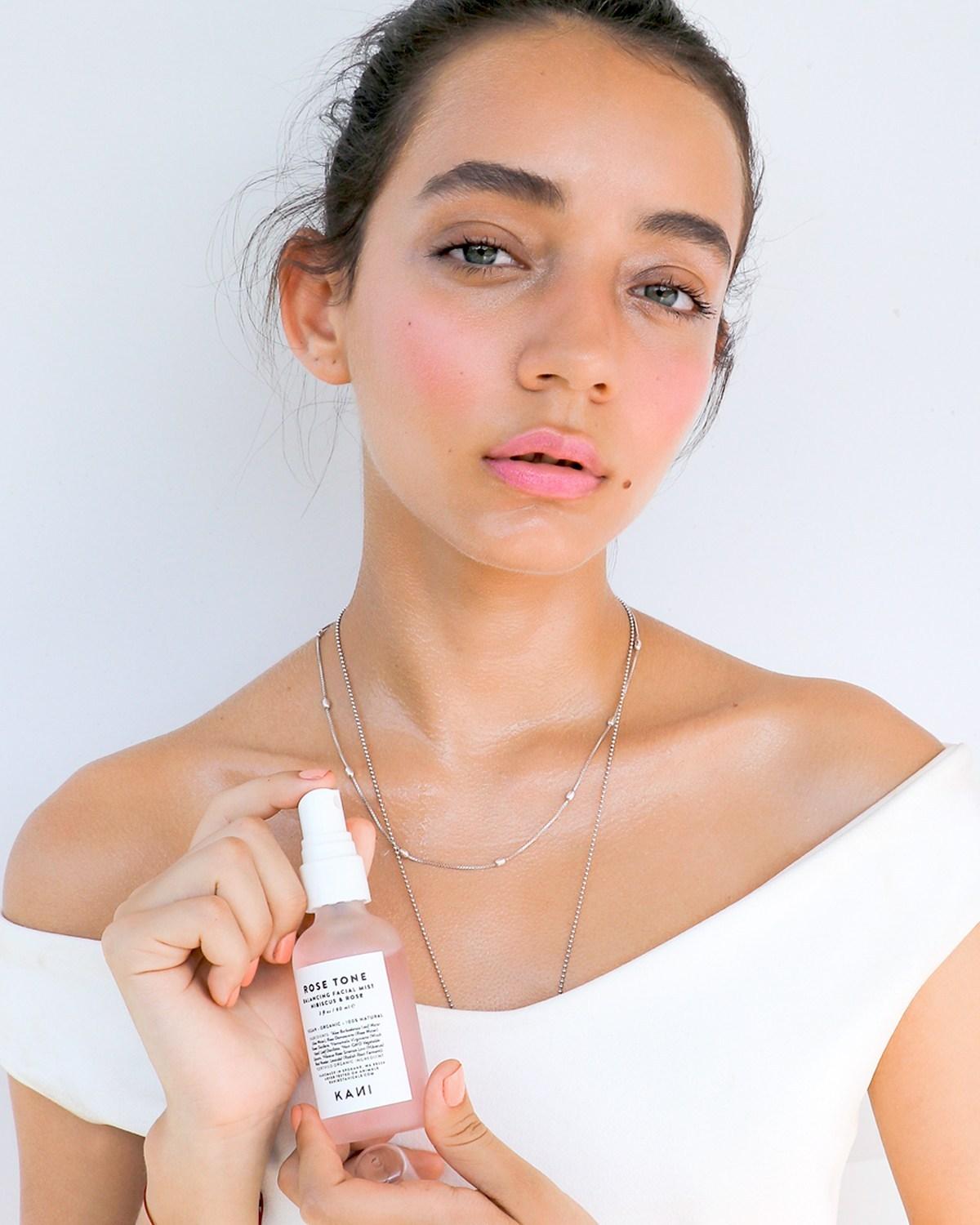ROSE TONE – HIBISCUS & ROSE FACE MIST - image 2