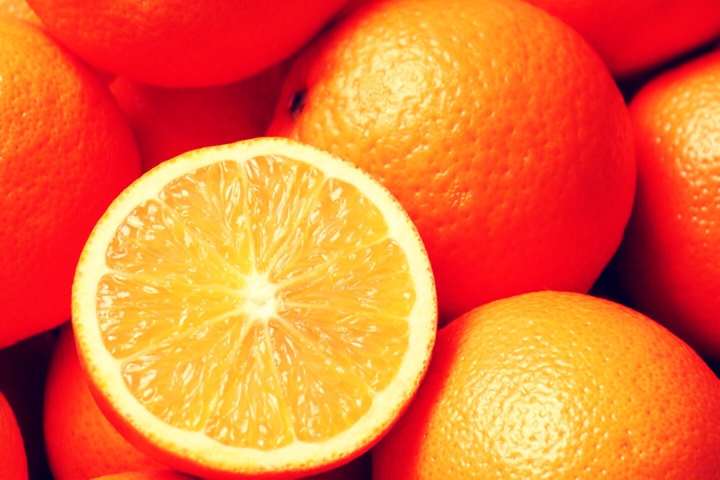 Eating An Orange Will Reduce Water Retention And Bloating By Jordan 