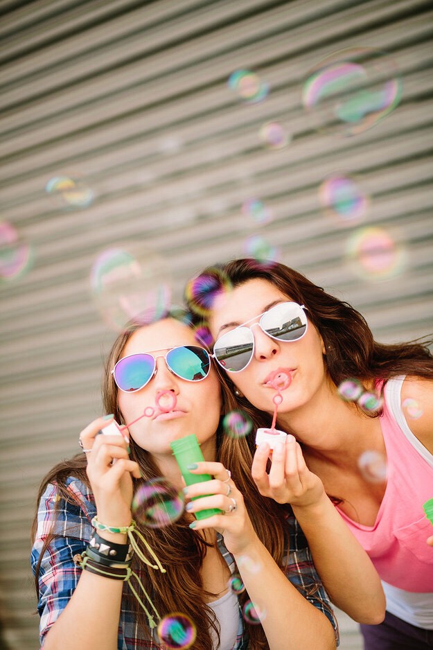 Cute Ways To Take Pictures With Your Best Friend Musely