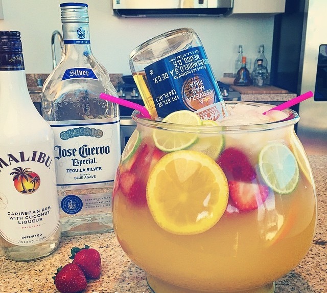 the-tropical-fishbowl-margarita-musely