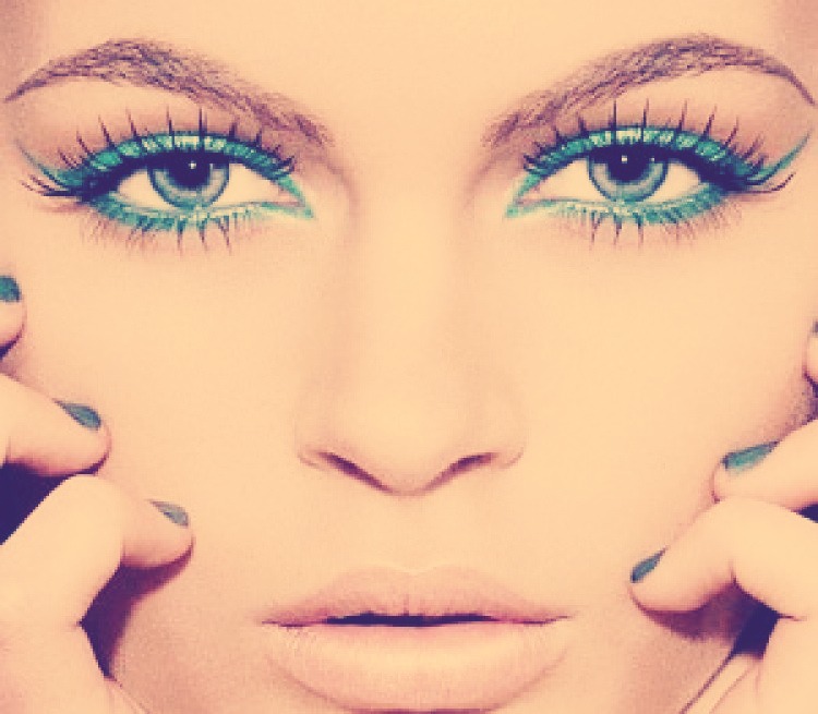 Using Hairspray On Your Face?! Musely