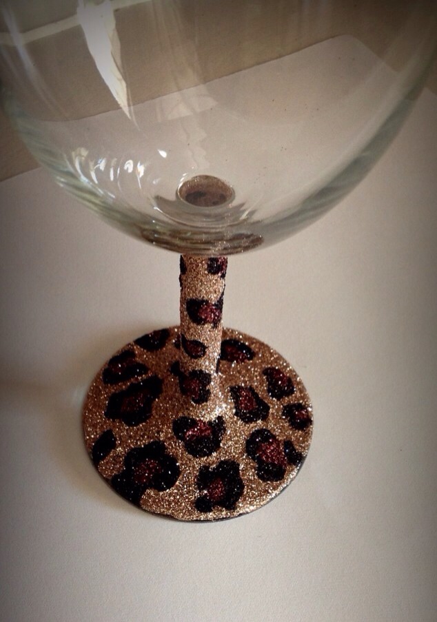 16 Useful DIY Ideas How To Decorate Wine Glass Musely