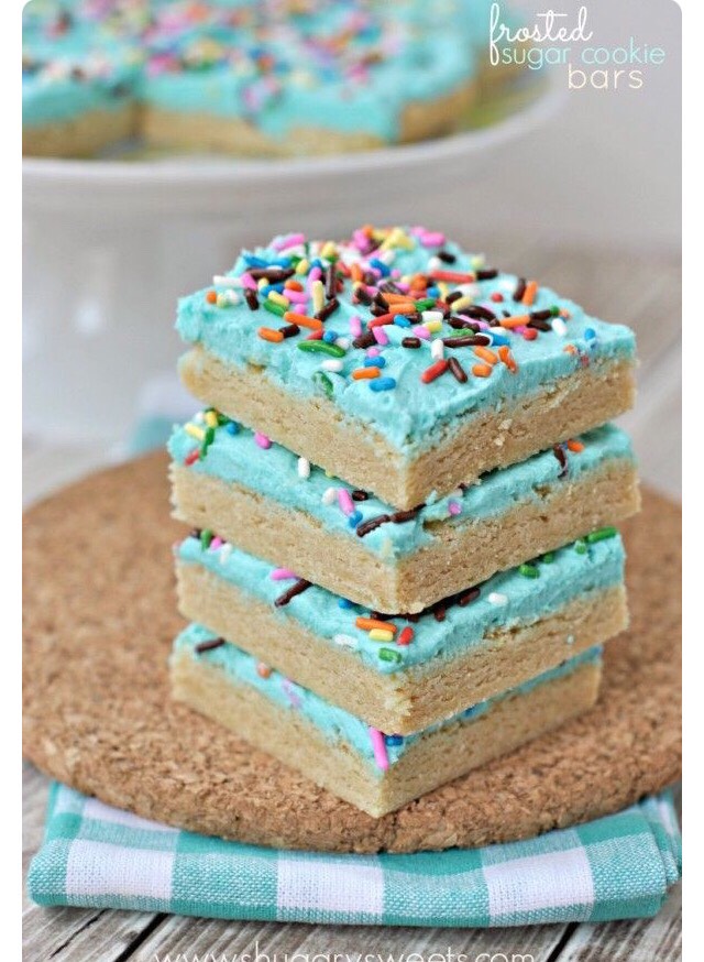 Frosted sugar cookie bars 💙 Musely