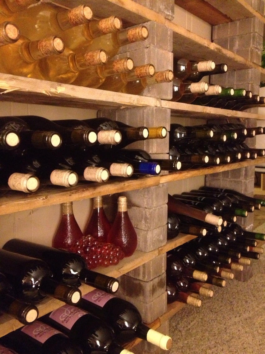 You Can Build A Cheap Wine Rack With Old Boards From Pallets And Old