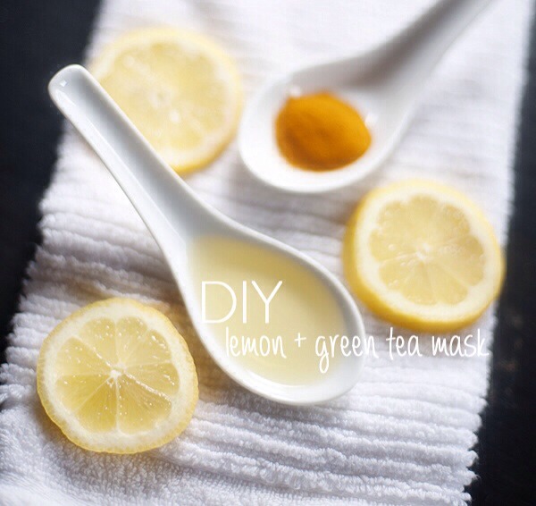 When a trip to the spa for a facial is not feasible a girl has got to have a few tricks up her sleeve. It takes less than a few minutes to put together and leaves my skin feeling rejuvenated. A quick fix for those blah, blah days.