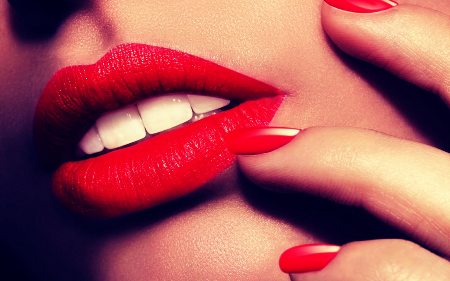 How To Make Lipstick Last Longer by Tara Donegan Musely