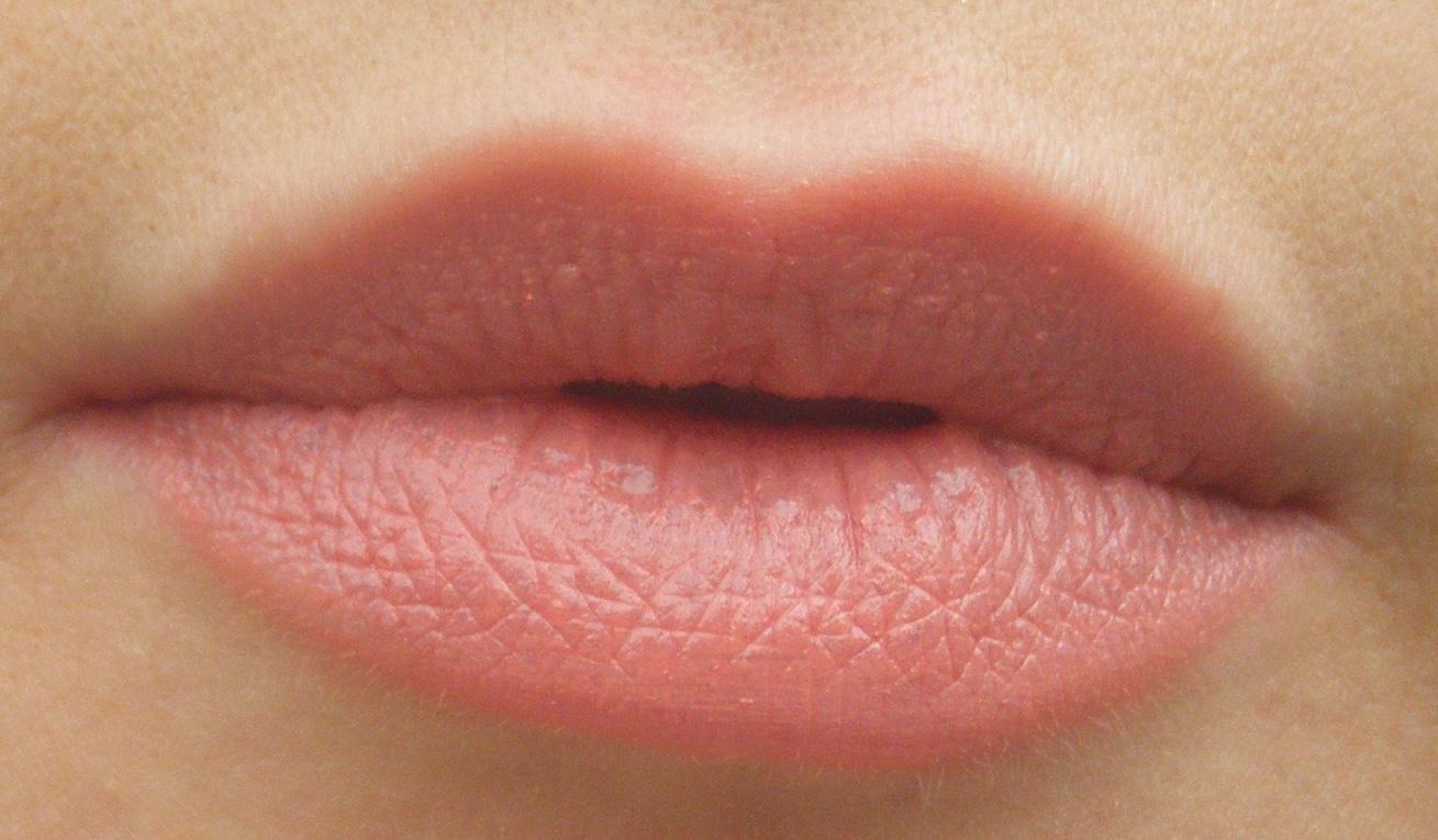 Brush With A Tooth Brush Your Lips To Make Them Look Fluffyer ) Musely