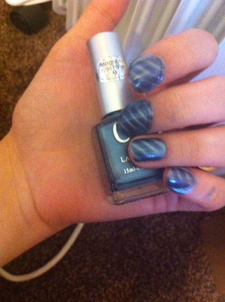 Finding It Hard To Paint Your Nails Neatly On Your Own? Then This Tip