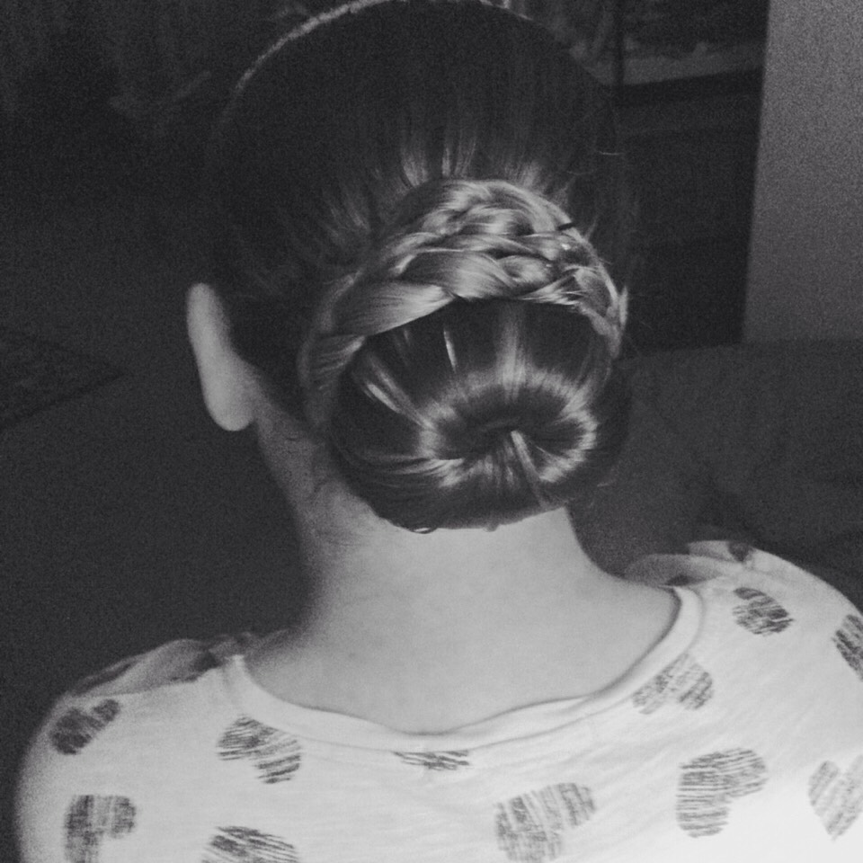 How To Make A Professional Bun By Alaina Lipsey Musely
