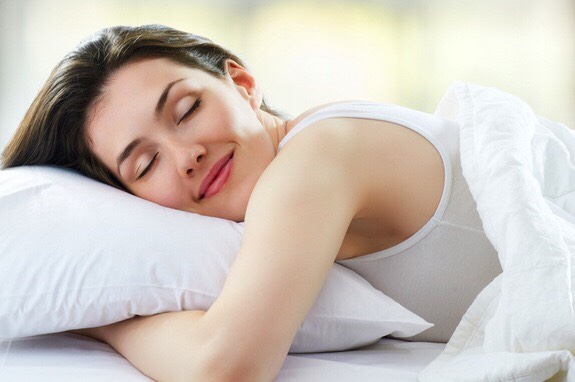 Sleep Smart: It is not only that you require adequate sleep for getting clear skin and fixing the damaged tissues, but you need to sleep properly to minimize the risk of getting dirt and oil onto your face while you are sleeping, which are the main causes for acne outbreak.