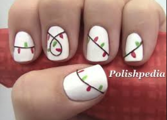 Cute And Easy Christmas Nail Art