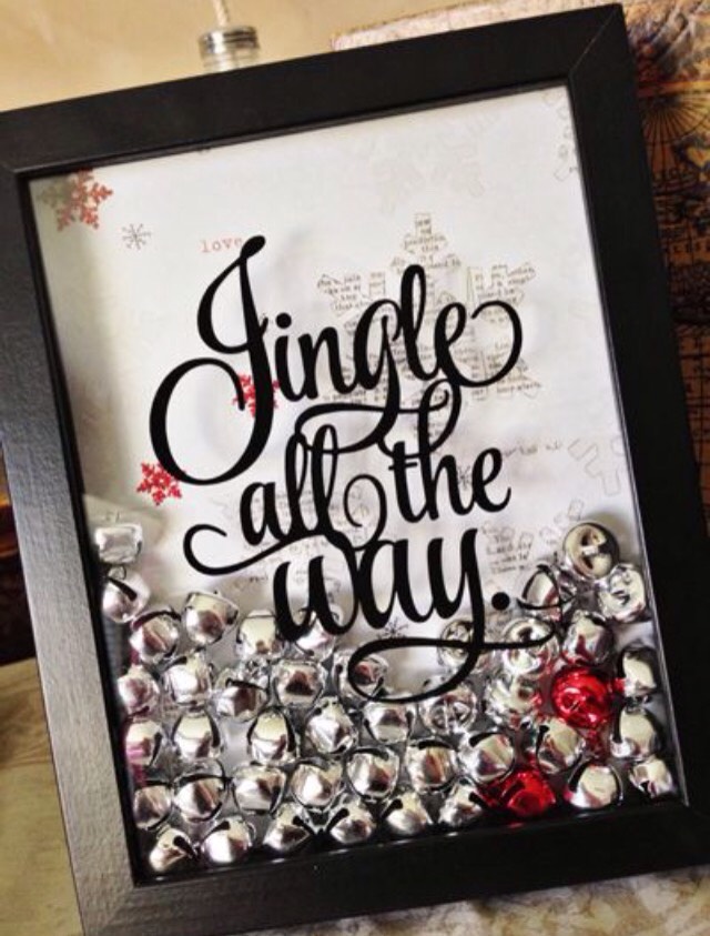 16 Holiday Diy Decorations Super Easy And So Cute Tipit Use A Shadow Box Frame Put In Cute Sheet Of Card Stock Then