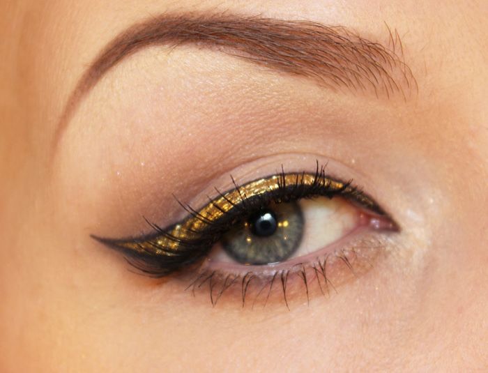 Gold Cat Eye // Holiday Makeup Tutorial - Musely