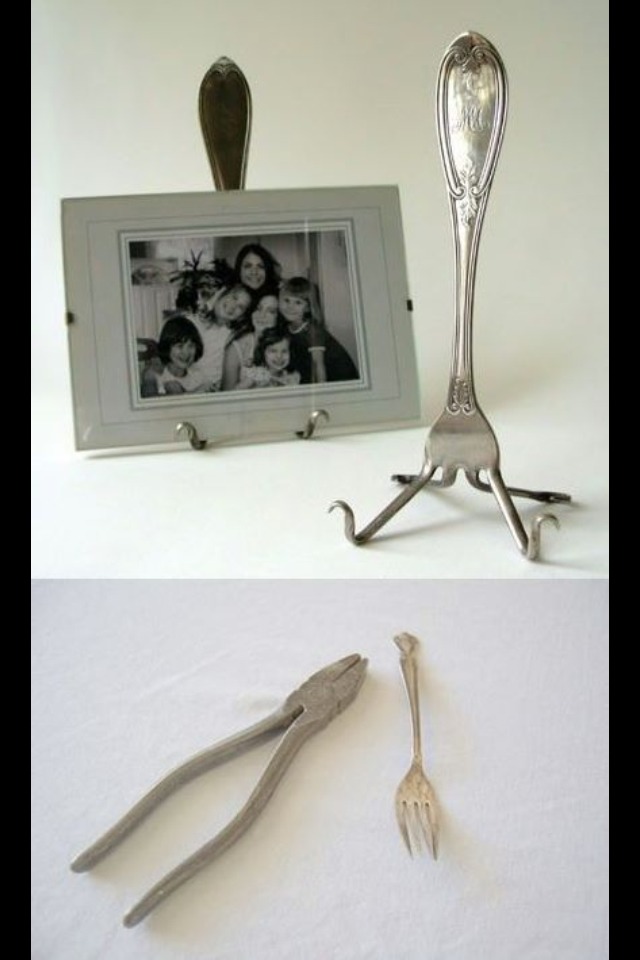 Picture Frame Holder Musely