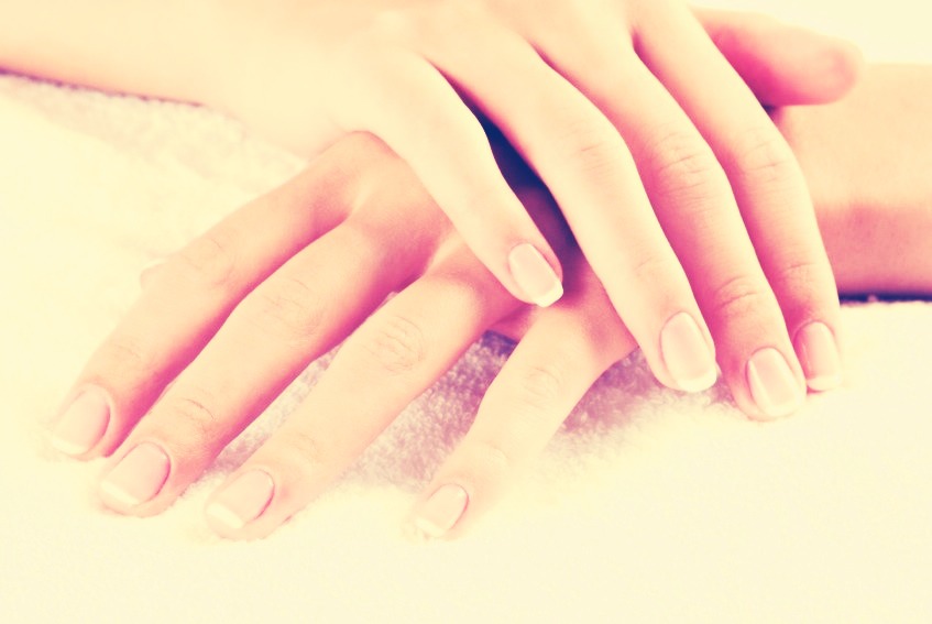 Rubbing Garlic On Your Nails Makes Them Grow 10x Faster!!! Musely