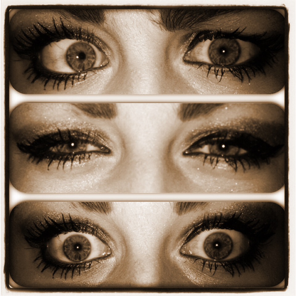 If You Put Vaseline On Your Eyelids It Works As A Primer For Eyeshadow