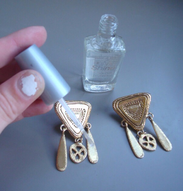 To Prevent Jewelry From Rusting Put A Coat Of Clear Nail Polish On It
