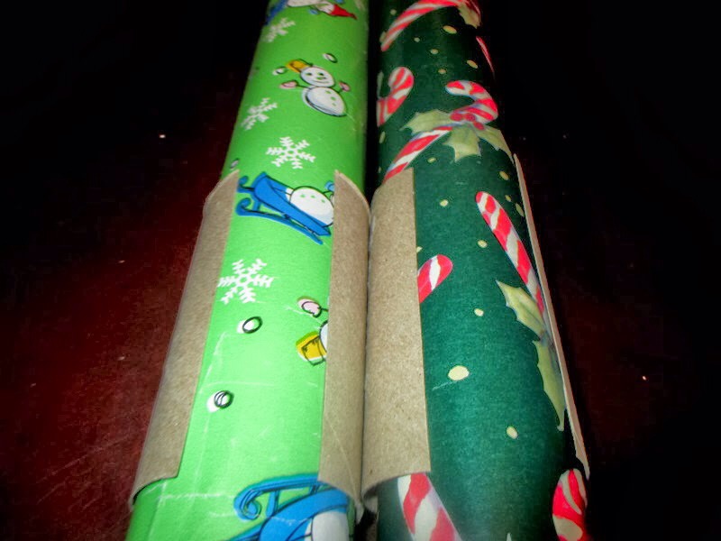 AMAZING way To Stop Wrapping Paper From Unrolling!!! Musely