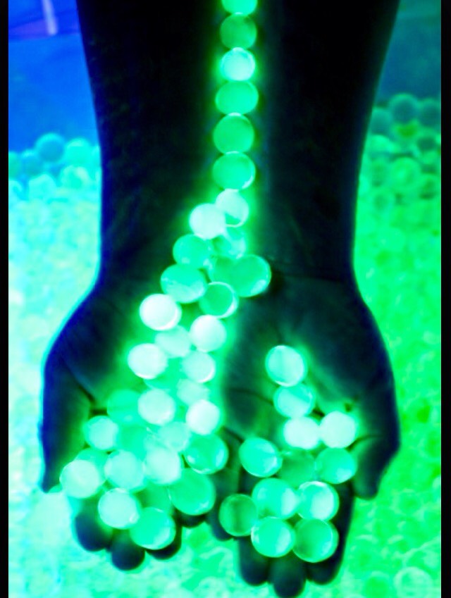 10 Fun Things You Can Do With Glow Sticks 😉 Musely